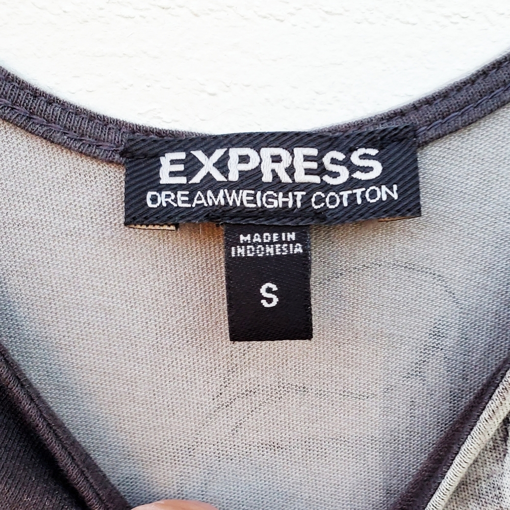 3/$22 Express Sleeveless Dressy Tank, Size Small - Picture 4 of 7